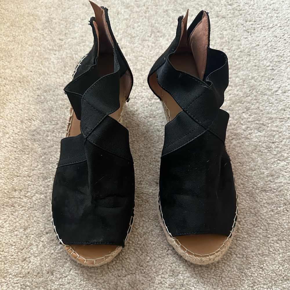 New Atitude Black Sandals